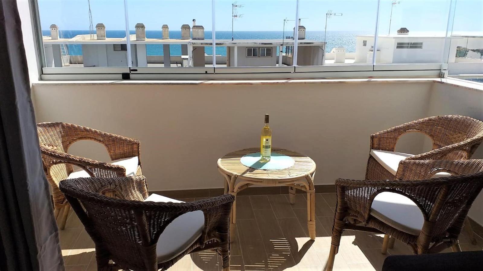 Apartamento T1 Mira 7 - Remodelado, Ar-condicionado, Vista Mar, Wifi
